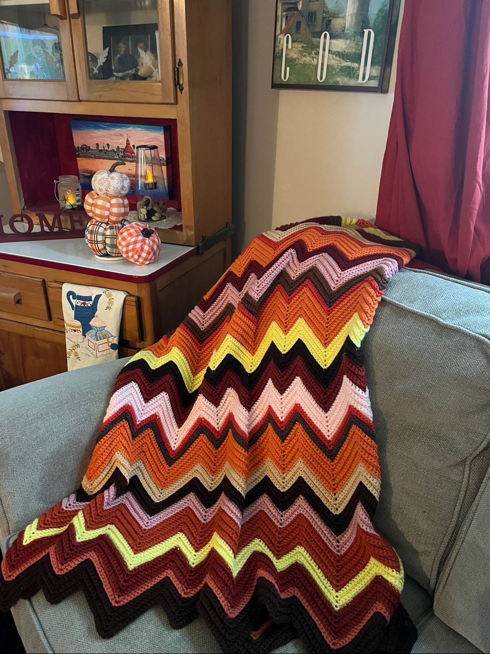 vintage crochet chevron or ripple afghan throw 1970s handmade 55 x 50
